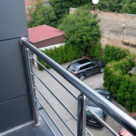 Obrenovac  Ring Inn Apartments מראה חיצוני תמונה