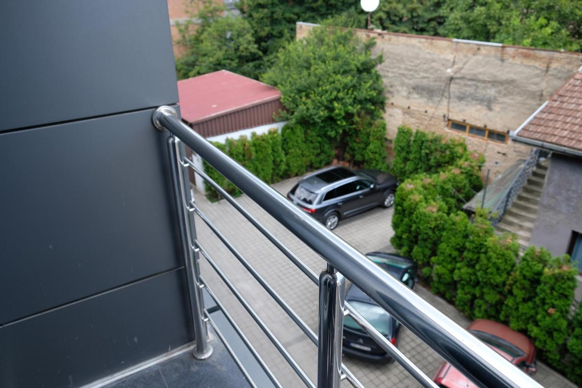 Obrenovac  Ring Inn Apartments מראה חיצוני תמונה